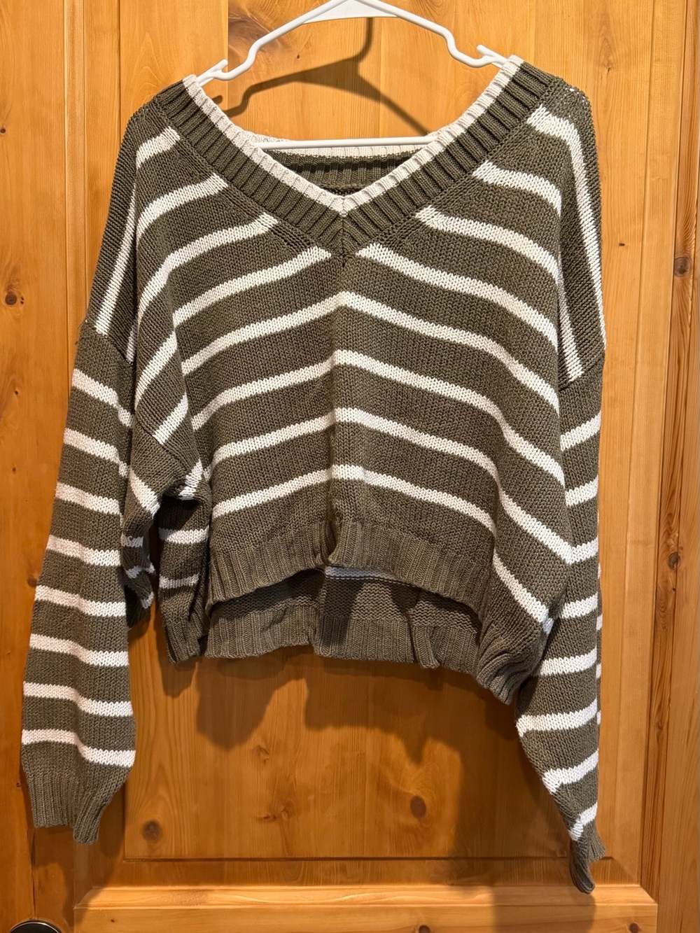 American Eagle Outfitters Olive and White Striped Cropped V‑Neck Sweater